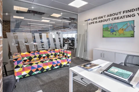 TURNER OFFICE DUBAI MEDIA CITY