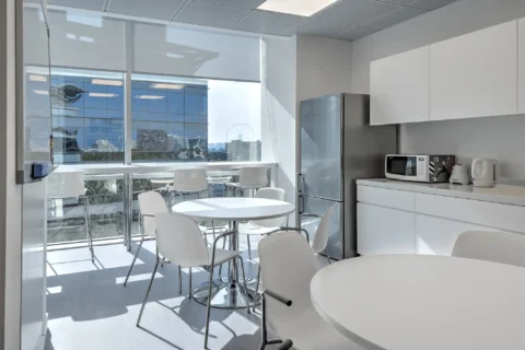 TURNER OFFICE DUBAI MEDIA CITY